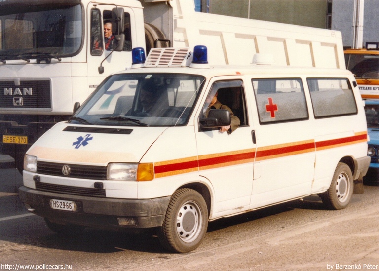 Volkswagen Transporter T4, fotó: Berzenkó Péter
Keywords: katonai honvédségi honvédség magyar Magyarország mentő mentőautó HS29-66