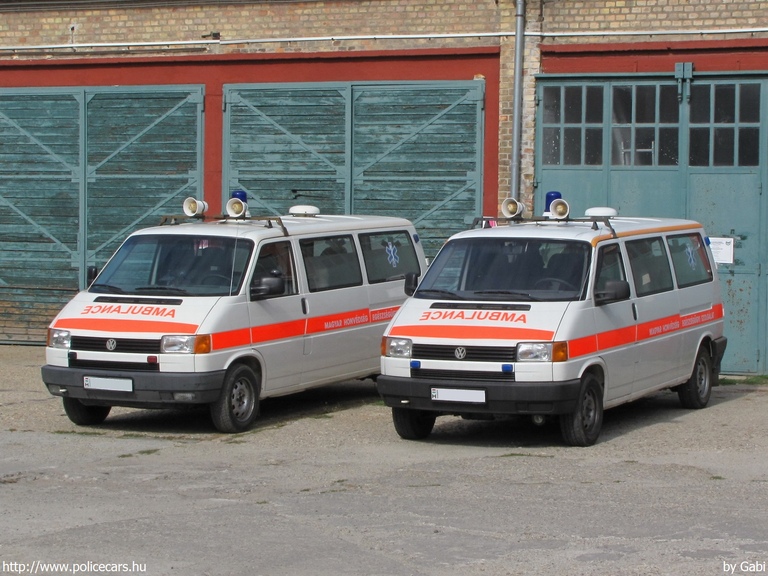 Volkswagen Transporter T4, fotó: Gabi
Keywords: mentő magyar Magyarország mentőautó katonai