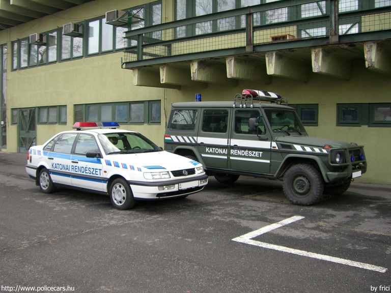 Volkswagen Passat, Mercedes-Benz G270 CDI, fotó: frici
Keywords: rendőr rendőrautó rendőrség katonai rendészet magyar Magyarország honvédség honvédségi