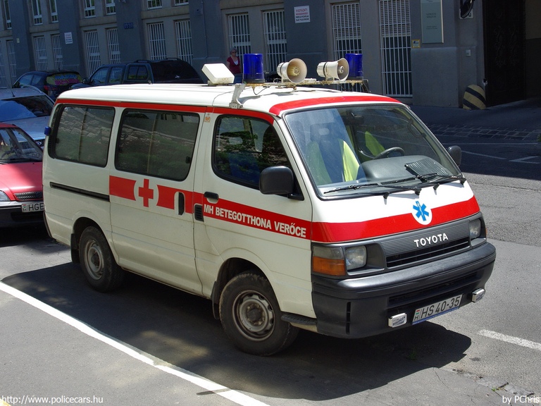 Toyota Hiace, MH Betegotthona Verõce, fotó: PChris
Keywords: katonai honvédségi honvédség magyar Magyarország mentő mentőautó HS40-35