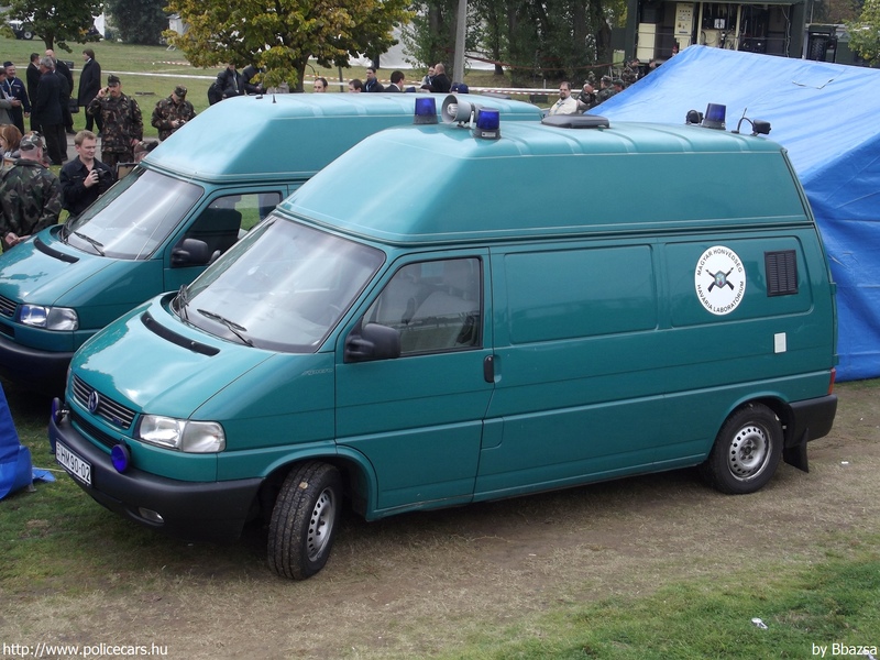 Volkswagen Transporter T4 Syncro, Havaria Labor, fotó: Bbazsa
Keywords: katonai honvédségi honvédség magyar Magyarország HM90-02