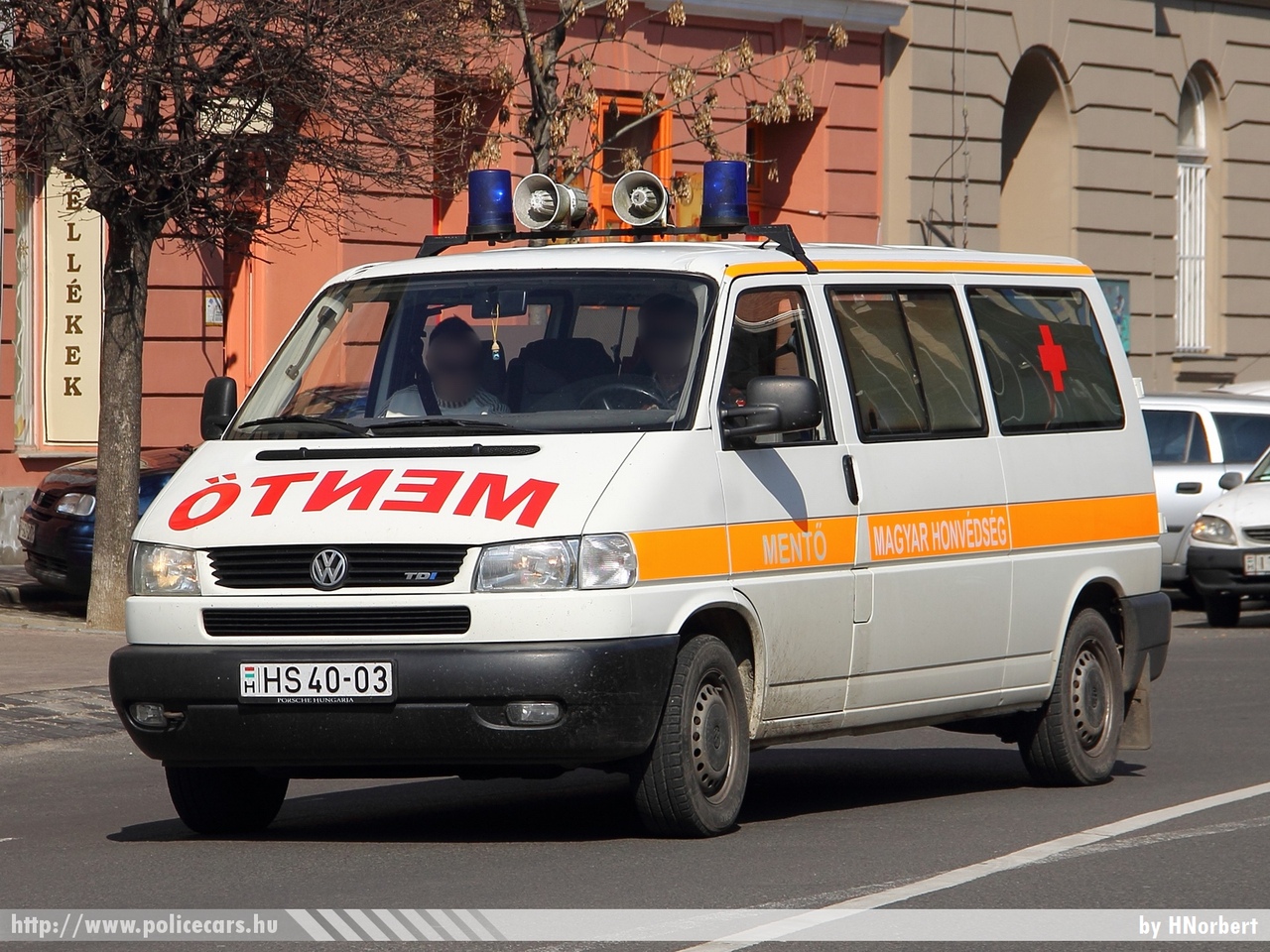 Volkswagen Transporter T4, fotó: HNorbert
Keywords: katonai honvédségi honvédség magyar mentő mentőautó ambulance