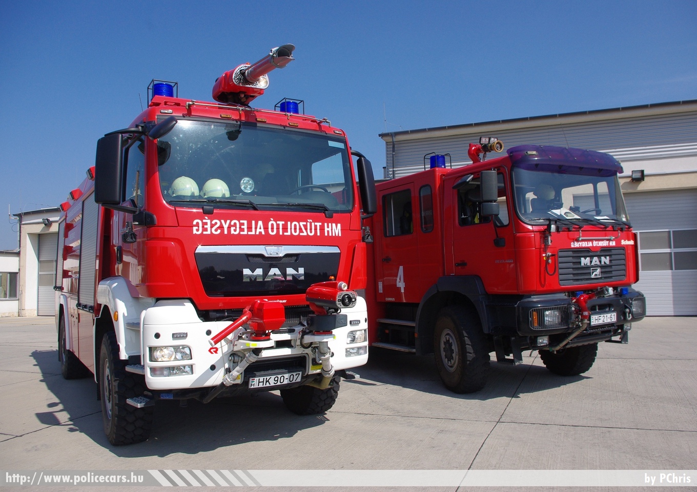MAN TGS 18.540 Rosenbauer RIV 3500/500/250, MAN FE 27.460, MH 59. Szentgyörgyi Dezsõ Repülõbázis, Kecskemét, fotó: PChris
Keywords: HK90-07 katonai honvédségi honvédség tûzoltóautó tûzoltóság HF21-61 