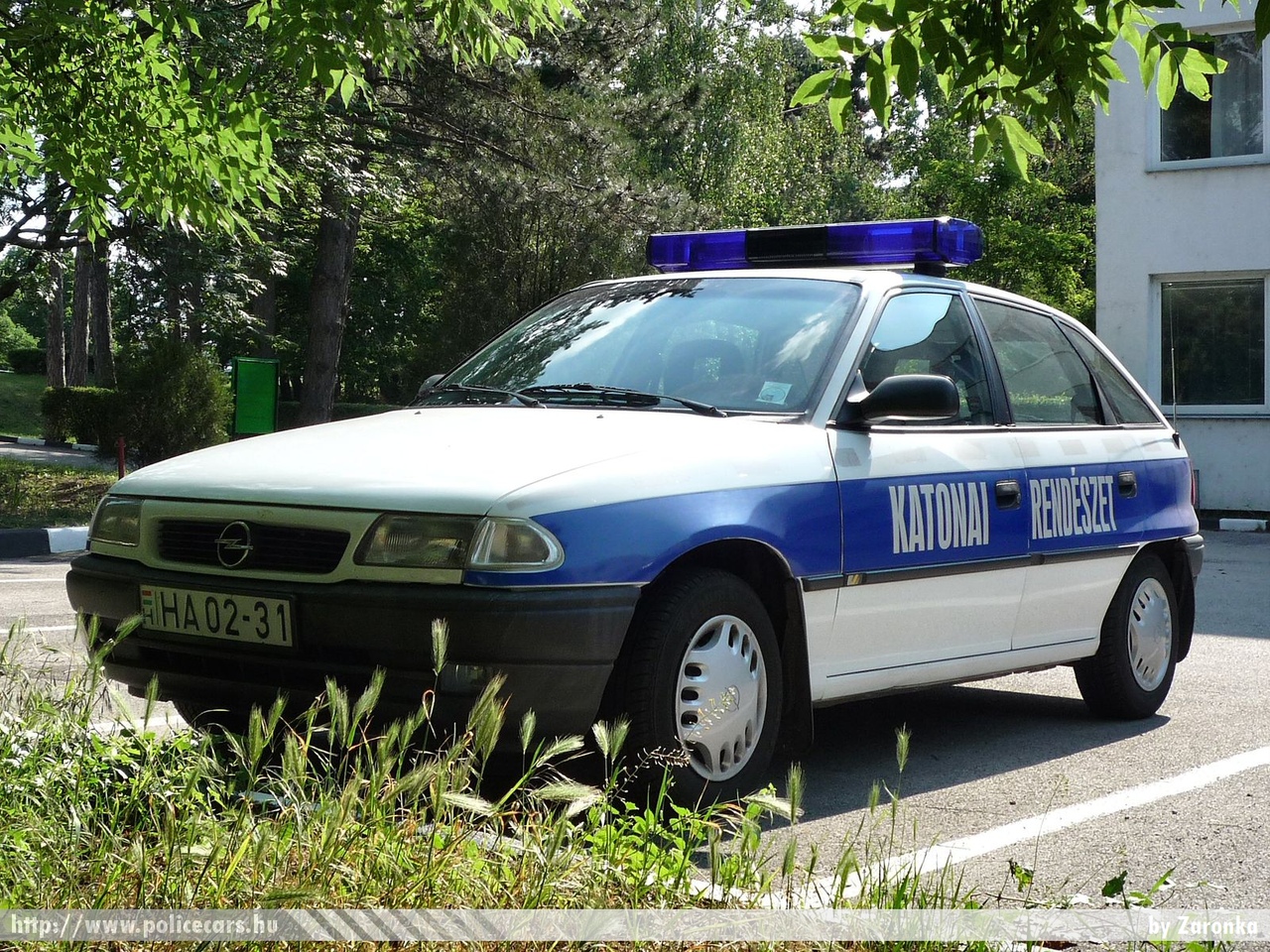 Opel Astra F, Katonai Rendészet, fotó: Zaronka 
Keywords: katonai honvédségi honvédség rendőr rendészet HA02-31