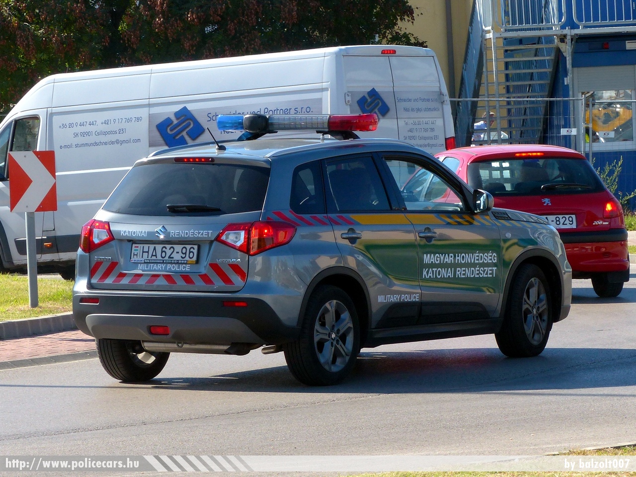 Suzuki Vitara, fotó: balzolt007
Keywords: katonai honvédségi honvédség rendőr rendészet magyar Magyarország hungarian Hungary military police policecar HA62-96