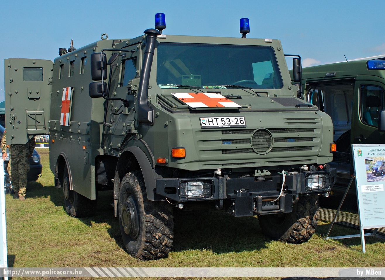 Mercedes-Benz Unimog, fotó: MBen
Keywords: katonai honvédségi honvédség magyar mentő mentőautó military ambulance HT53-26