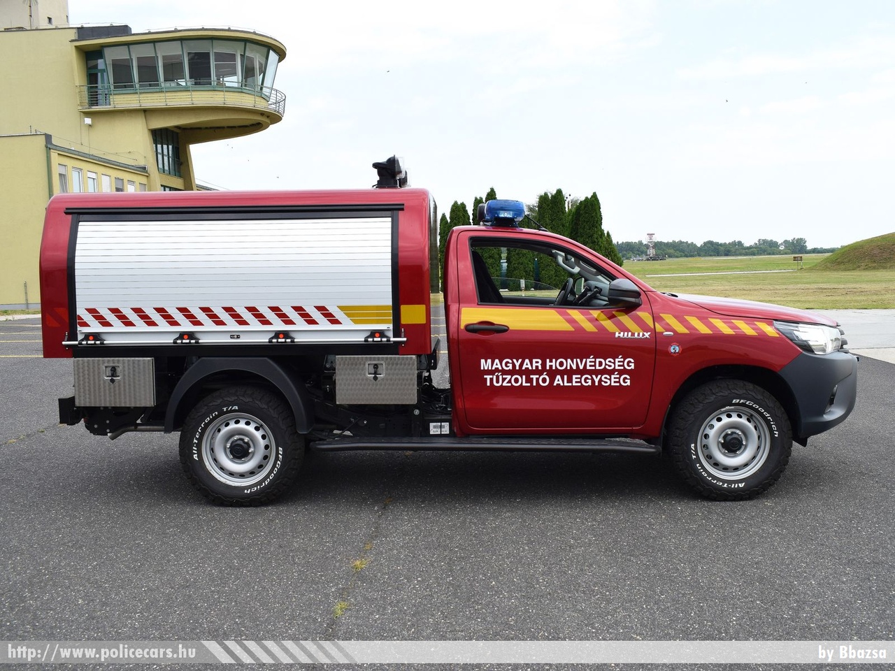 Toyota Hilux, MH Pápa Bázisrepülõtér, fotó: Bbazsa
Keywords: katonai honvédségi honvédség magyar tûzoltó tûzoltóautó tûzoltóság military firetruck HA81-24