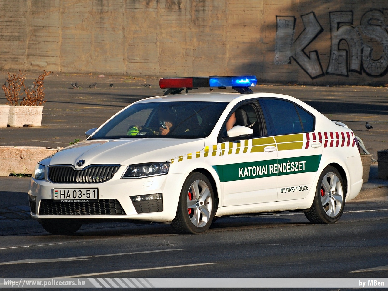 Skoda Octavia III RS, fotó: MBen
Keywords: katonai honvédségi honvédség rendőr rendészet magyar Magyarország hungarian Hungary military police policecar HA03-51