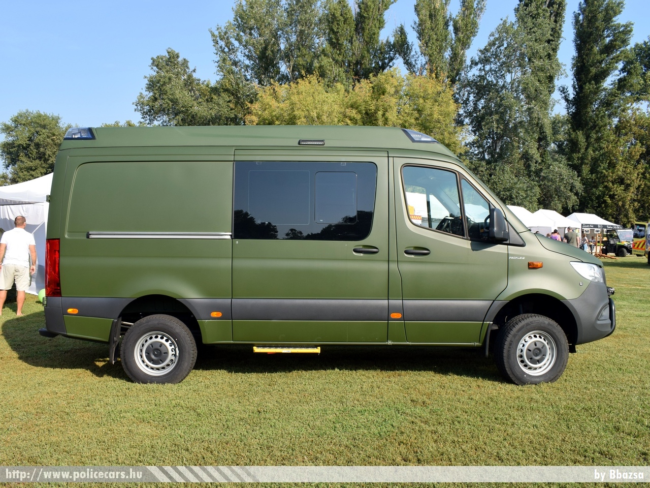 Mercedes Sprinter III, fotó: Bbazsa
Keywords: katonai honvédségi honvédség magyar mentő mentőautó military ambulance 