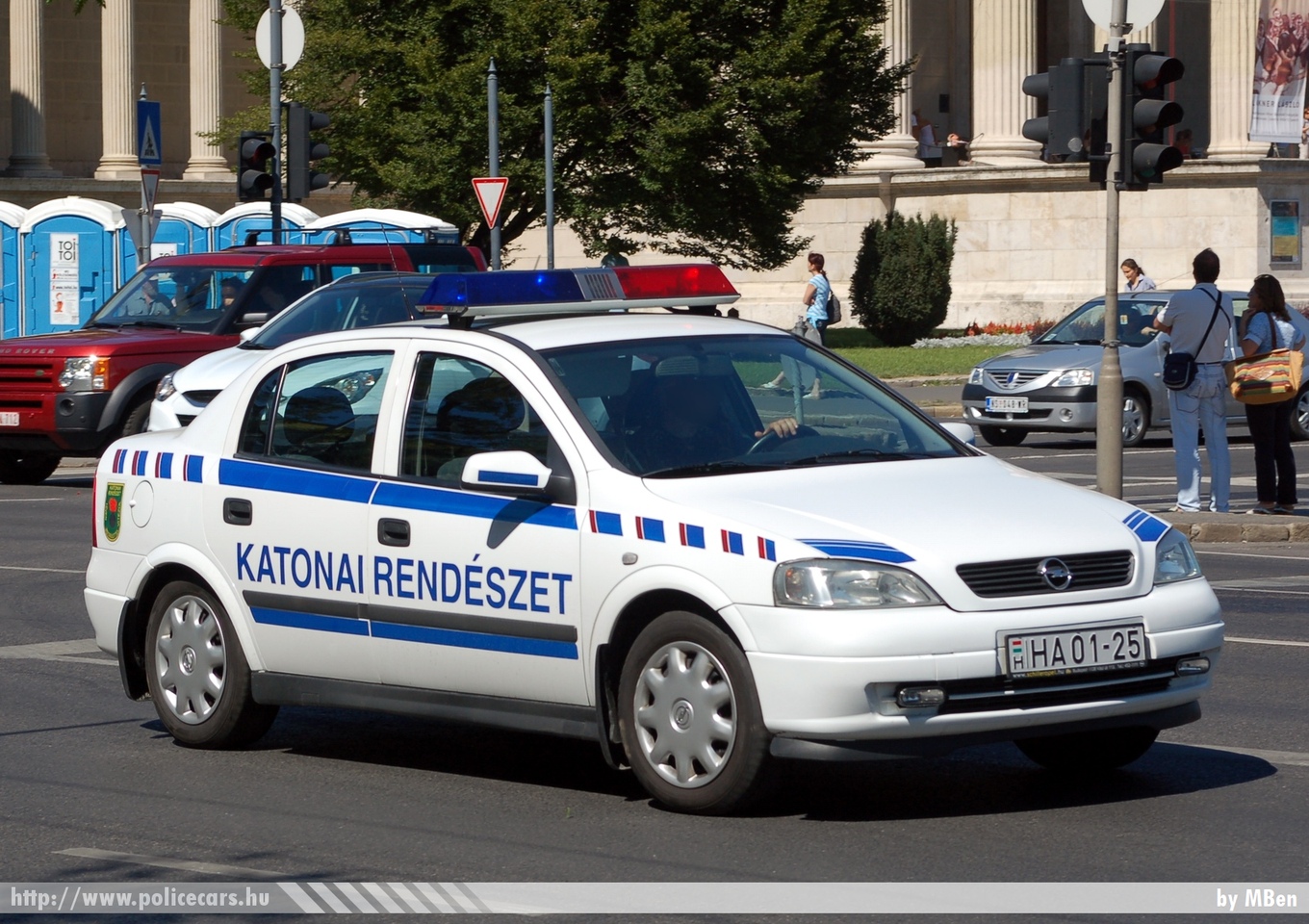 Opel Astra G, Katonai Rendészet, fotó: Mben
Keywords: katonai honvédségi honvédség rendőr rendészet magyar Magyarország hungarian Hungary military police policecar HA01-25