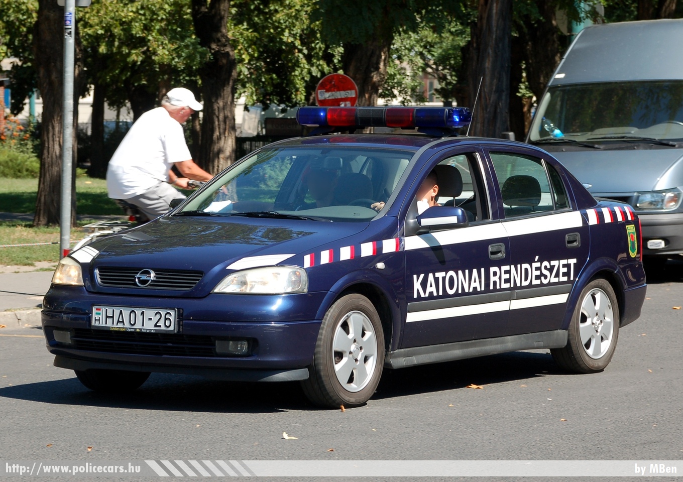Opel Astra G, Katonai Rendészet, fotó: Mben
Keywords: katonai honvédségi honvédség rendőr rendészet magyar Magyarország hungarian Hungary military police policecar HA01-26