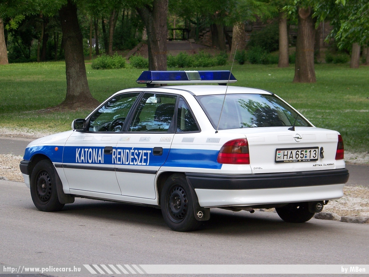Opel Astra F Sedan, Katonai Rendészet, fotó: Mben
Keywords: katonai honvédségi honvédség rendőr rendészet magyar Magyarország hungarian Hungary military police policecar HA65-13