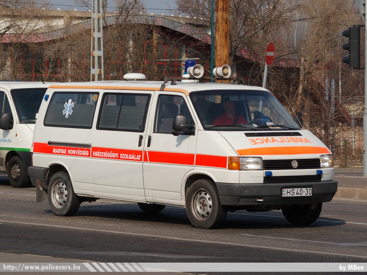Volkswagen Transporter T4, fotó: MBen
Keywords: katonai honvédségi honvédség magyar mentő mentőautó military ambulance hungary hungarian HS40-30