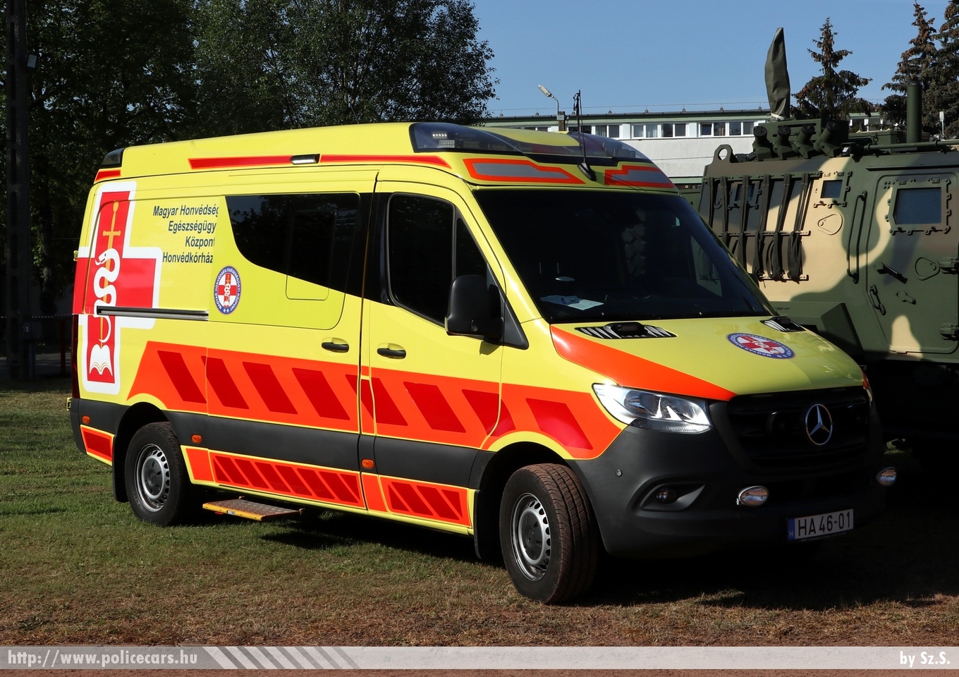 Mercedes Sprinter III, Magyar Honvédség Egészségügyi Központ, Honvédkórház, fotó: Sz.S.
Keywords: katonai honvédségi honvédség magyar mentő mentőautó military ambulance hungary hungarian HA46-01