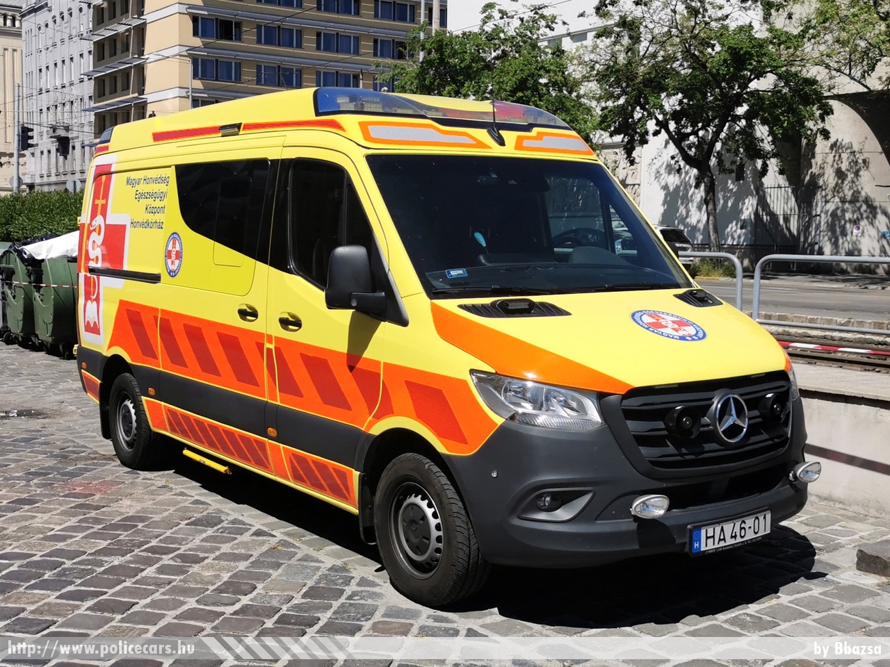 Mercedes Sprinter III, Magyar Honvédség Egészségügyi Központ, Honvédkórház, fotó: Bbazsa
Keywords: katonai honvédségi honvédség magyar mentő mentőautó military ambulance hungary hungarian HA46-01