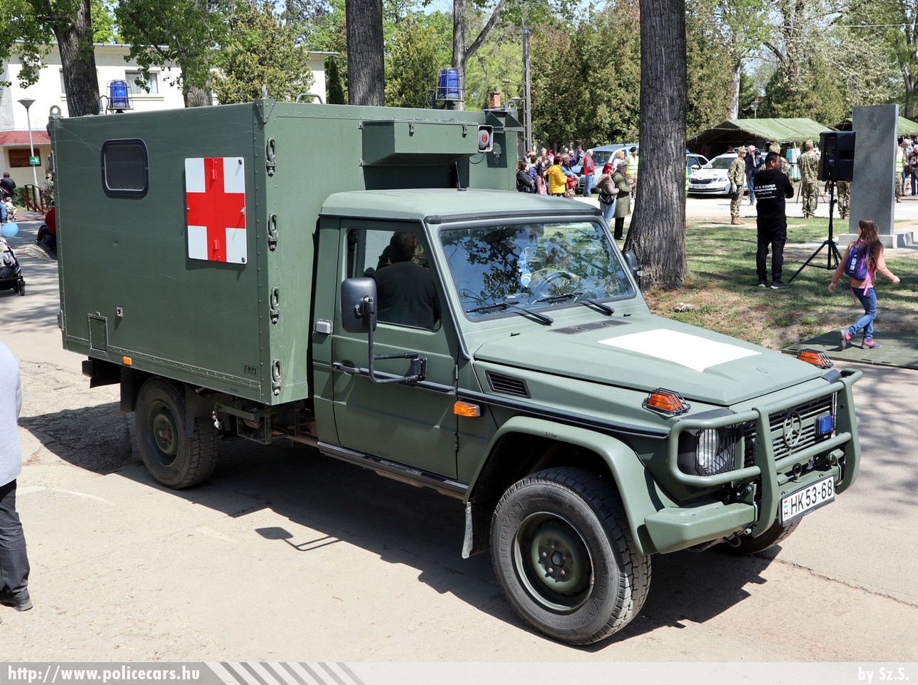 Mercedes-Benz G270 CDI, fotó: Sz.S.
Keywords: katonai honvédségi honvédség magyar mentő mentőautó military ambulance hungary hungarian HK53-68