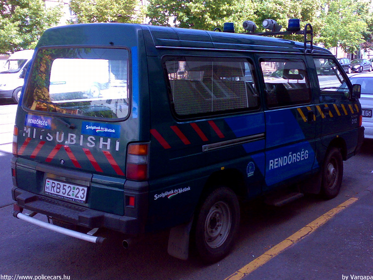 Mitsubishi L300, fotó: Vargapa
Keywords: rendőrség rendőrautó rendőr magyar Magyarország RB52-23