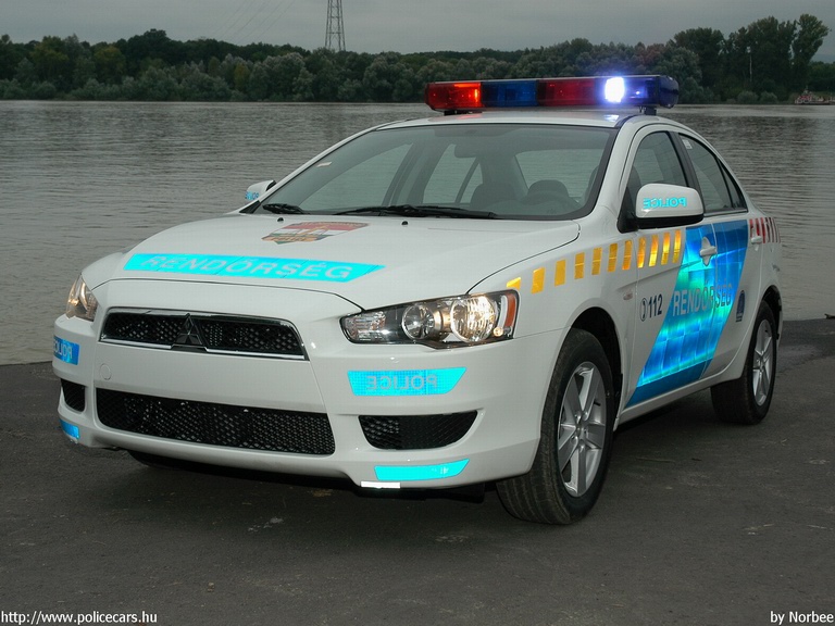 Mitsubishi Lancer, fotó: Norbee
Keywords: rendőr rendőrautó rendőrség magyar Magyarország LTW-107