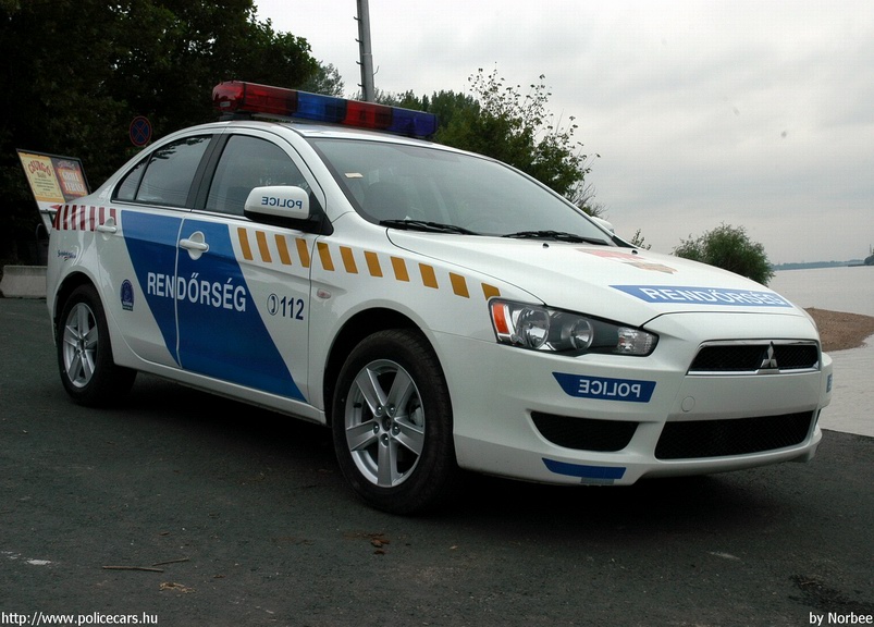 Mitsubishi Lancer, fotó: Norbee
Keywords: rendőr rendőrautó rendőrség magyar Magyarország LTW-107