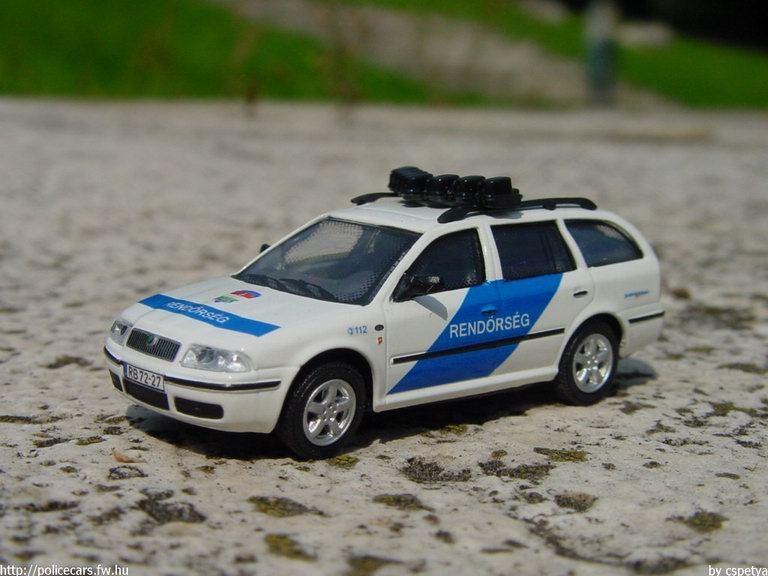 Skoda Octavia, modell és fotó: cspetya
Keywords: modell modellautó rendőr rendőrség rendőrautó