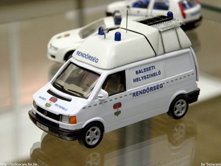 Volkswagen Transporter T4, modell és fotó: Tonycars
Keywords: modell modellautó rendőr rendőrség rendőrautó