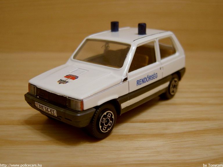 Fiat Panda, modell és fotó: Tonycars
Keywords: modell modellautó rendőr rendőrség rendőrautó