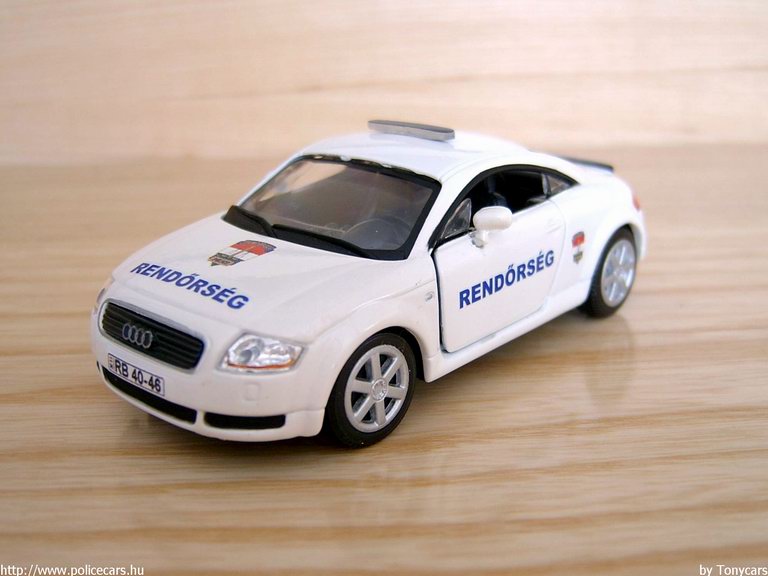 Audi TT, modell és fotó: Tonycars
Keywords: modell modellautó rendőr rendőrség rendőrautó