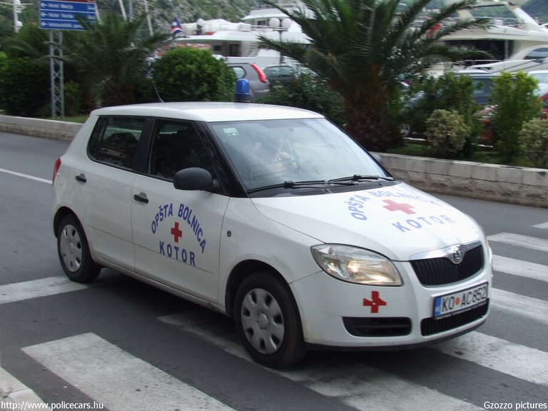Skoda Fabia, fotó: Gzozzo pictures
Keywords: montenegrói Montenegró mentő mentőautó crna gora