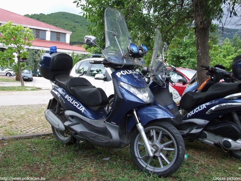 Piaggio Beverly 250, fotó: Gzozzo pictures
Keywords: montenegrói Montenegró rendőr rendőrség rendőrmotor crna gora