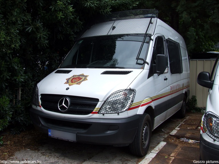 Mercedes Sprinter II, fotó: Gzozzo pictures
Keywords: montenegrói Montenegró rendőr rendőrség rendőrautó crna gora