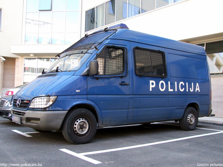 Mercedes Sprinter, fotó: Gzozzo pictures
Keywords: montenegrói Montenegró rendőr rendőrség rendőrautó crna gora