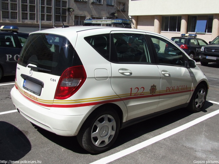 Mercedes A160, fotó: Gzozzo pictures
Keywords: montenegrói Montenegró rendőr rendőrség rendőrautó crna gora