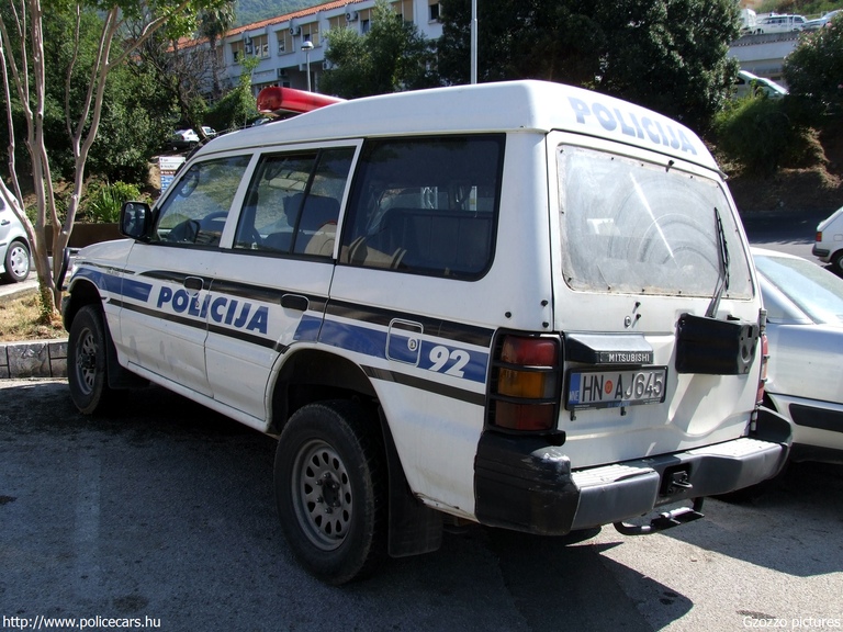 Mitsubishi Pajero, fotó: Gzozzo pictures
Keywords: montenegrói Montenegró rendőr rendőrség rendőrautó crna gora