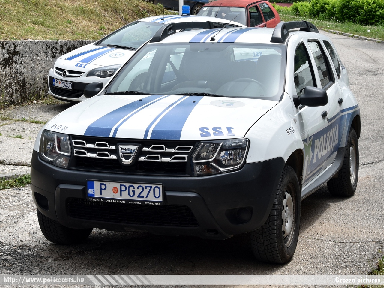 Dacia Duster, fotó: Gzozzo pictures
Keywords: rendőr rendőrautó rendőrség montenegrói Montenegró Crna Gora police policecar