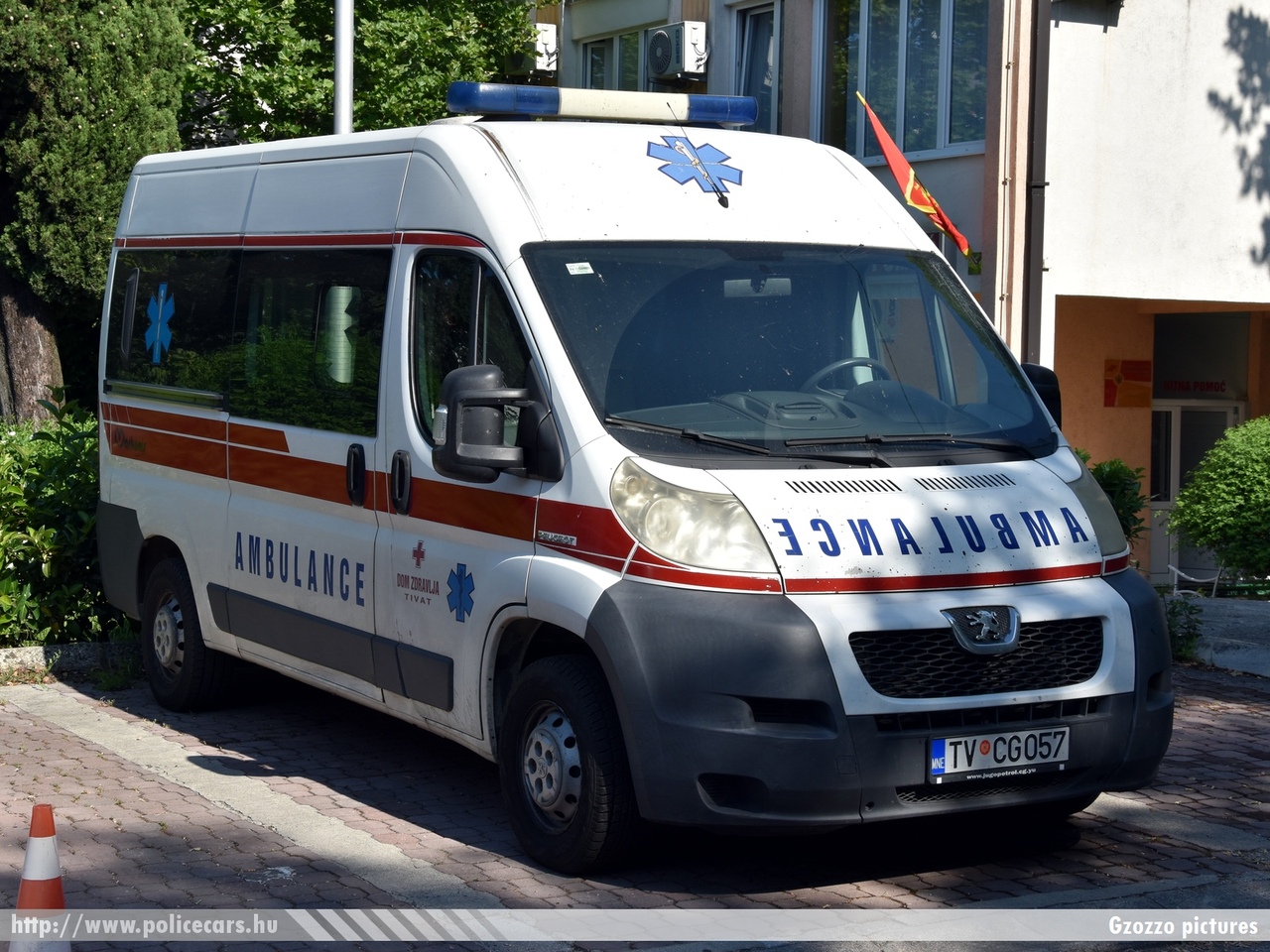 Peugeot Boxer, fotó: Gzozzo pictures
Keywords: montenegrói Montenegró crna gora mentő mentőautó ambulance