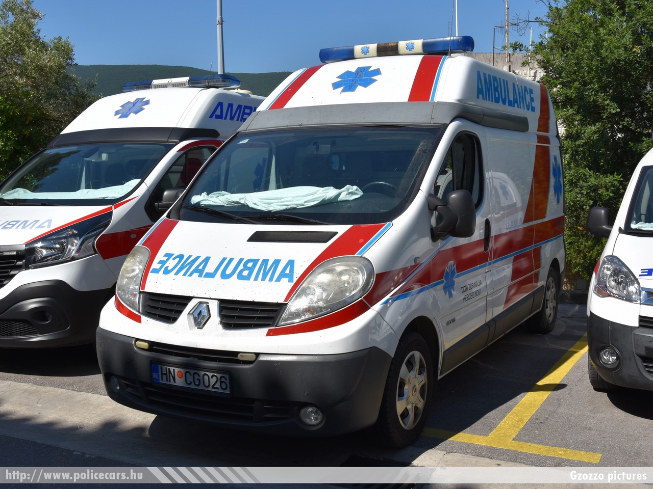 Renault Trafic, fotó: Gzozzo pictures
Keywords: montenegrói Montenegró crna gora mentő mentőautó ambulance