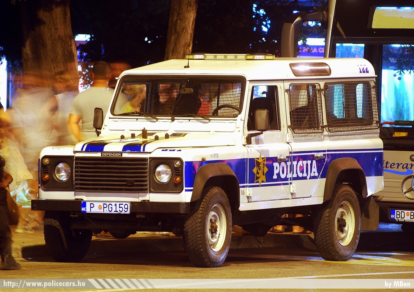 Land Rover Defender, fotó: MBen
Keywords: rendőr rendőrautó rendőrség montenegrói Montenegró Crna Gora police policecar