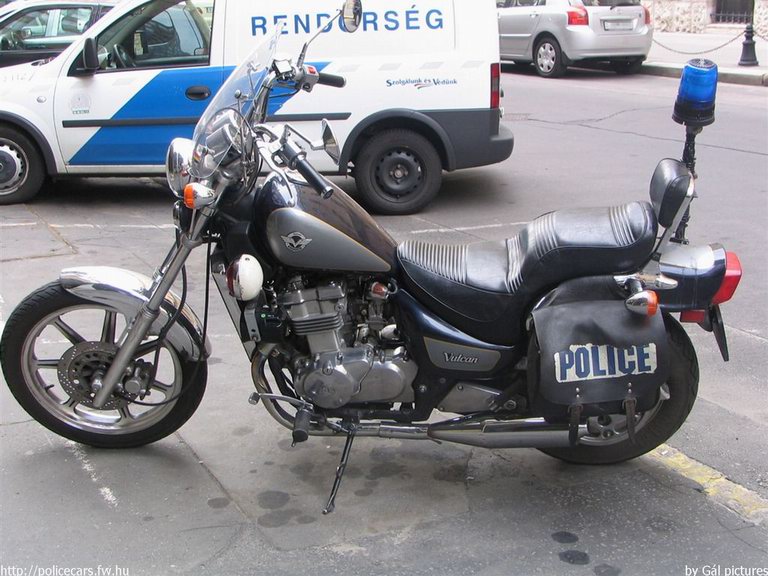 Kawasaki Vulcan 750, fotó: Gál András
Keywords: magyar magyarország rendőr rendőrmotor rendőrség