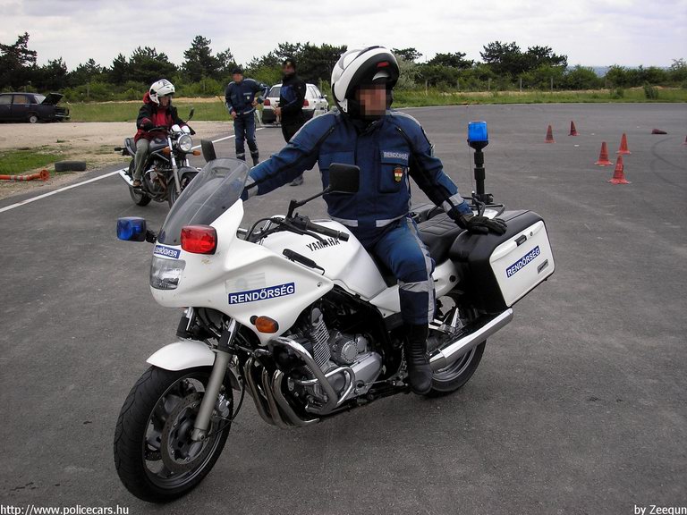 Yamaha, fotó: Zeegun
Keywords: magyar magyarország rendőr rendőrmotor rendőrség