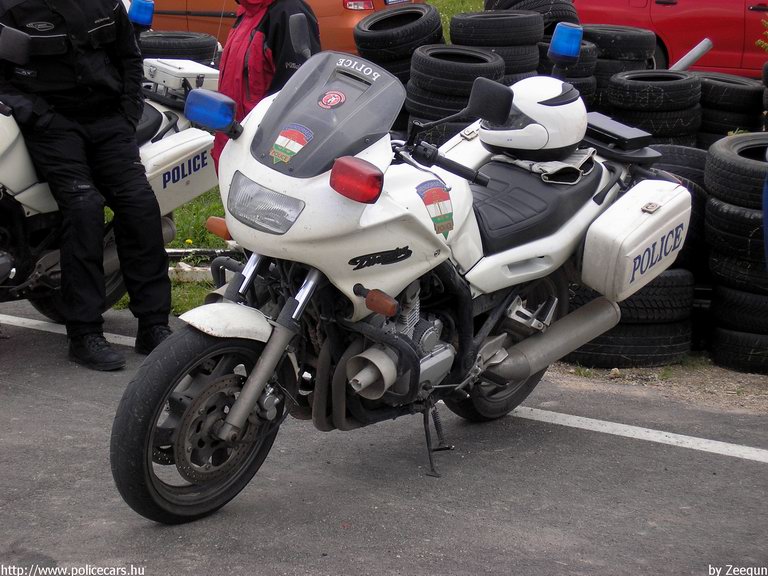 Yamaha Diversion, fotó: Zeegun
Keywords: magyar magyarország rendőr rendőrmotor rendőrség