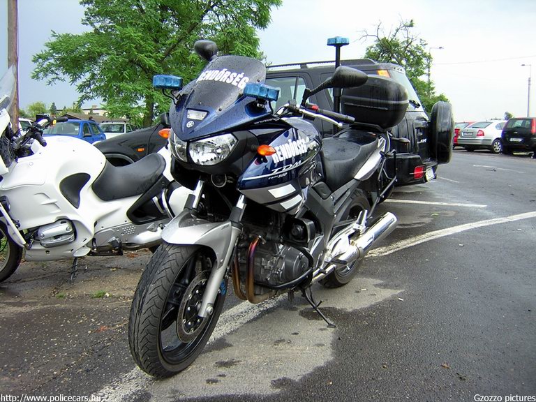 Yamaha TDM 900, fotó: Gzozzo pictures
Keywords: magyar magyarország rendőr rendőrmotor rendőrség