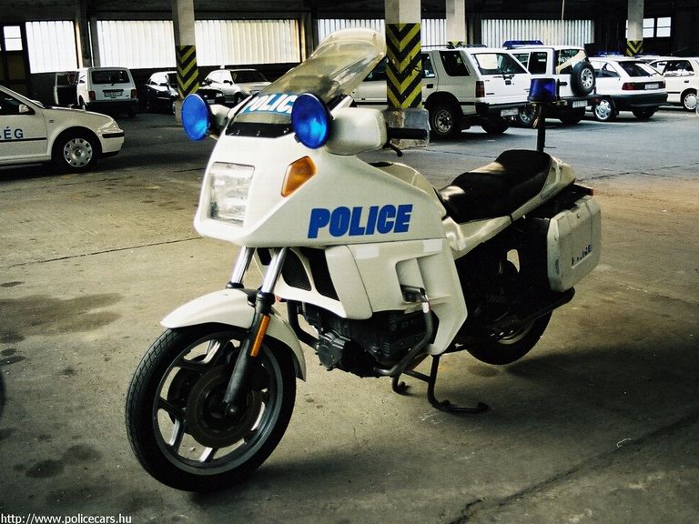 BMW K75RT
Keywords: magyar magyarország rendőr rendőrmotor rendőrség
