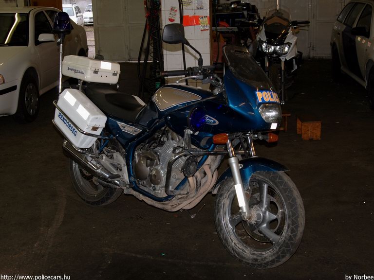 Yamaha XJ 600 N Diversion, fotó: Norbee
Keywords: magyar magyarország rendőr rendőrmotor rendőrség