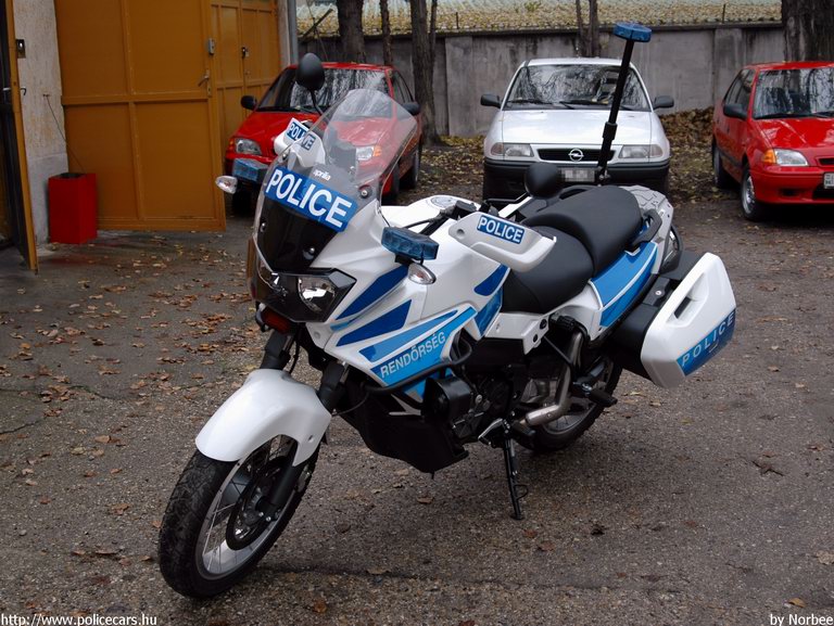 Aprilia Caponord 1000, fotó: Norbee
Keywords: magyar magyarország rendőr rendőrmotor rendőrség