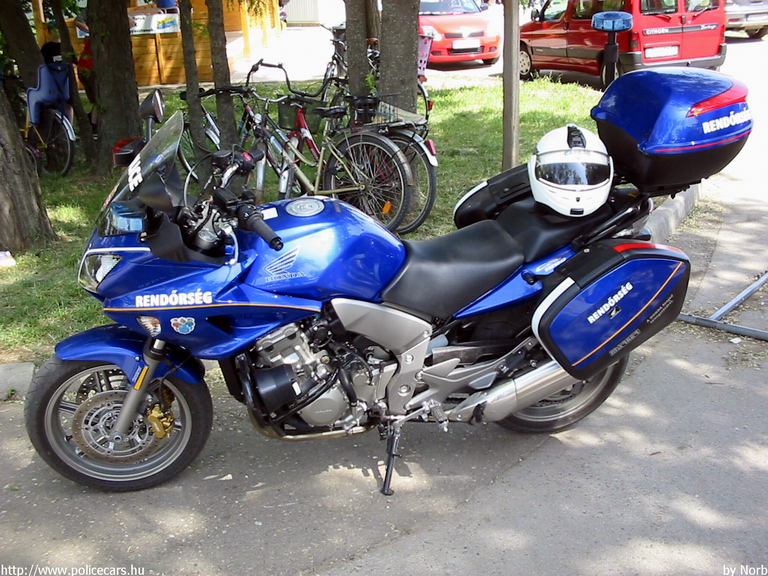Honda CBF 1000, fotó: Norb
Keywords: magyar magyarország rendőr rendőrmotor rendőrség