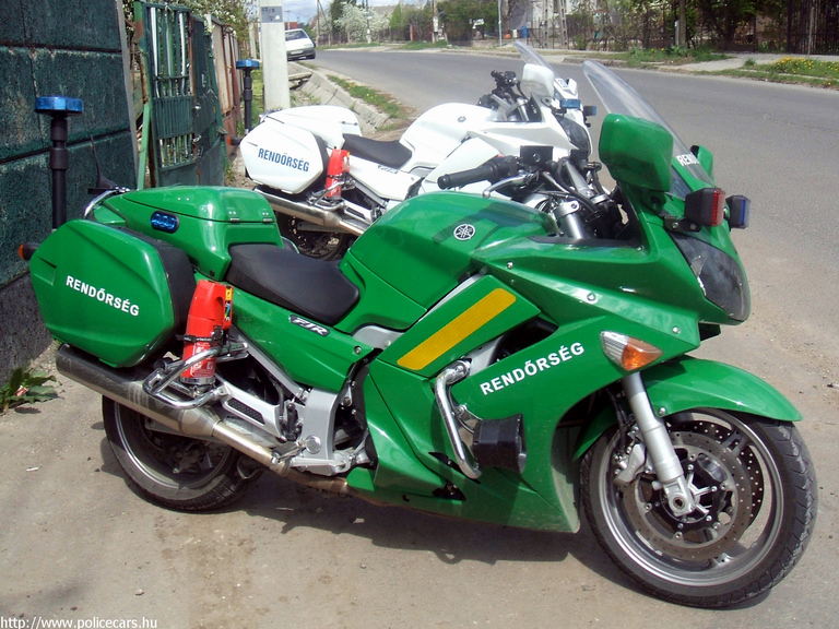Yamaha FJR 1300
Keywords: magyar magyarország rendőr rendőrmotor rendőrség