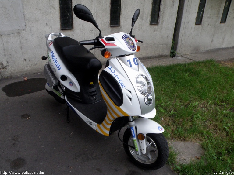 Leier EH-line  ES01, fotó: Danigabi
Keywords: rendőr rendőrmotor rendőrség magyar Magyarország