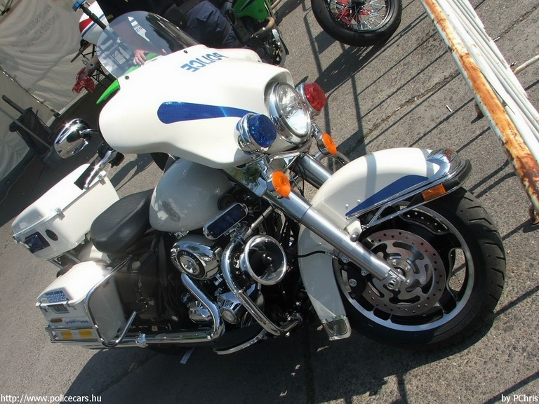Harley-Davidson Electra Glide Police, fotó: PChris
Keywords: rendőr rendőrmotor rendőrség magyar Magyarország UJM-044