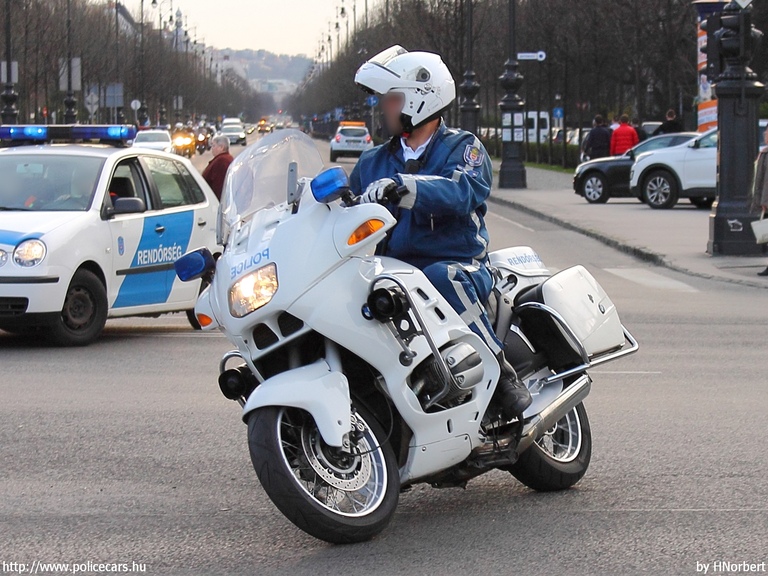 BMW R850RT, fotó: HNorbert
Keywords: rendőr rendőrmotor rendőrség magyar Magyarország