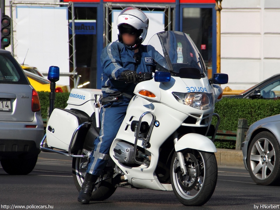 BMW R1150RT, fotó: HNorbert
Keywords: rendőr rendőrmotor rendőrség magyar Magyarország police Hungary hungarian